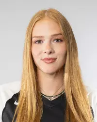 Pola Bujnarowska Headshot