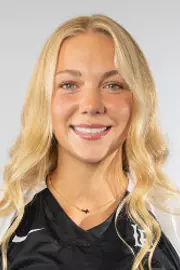 Madi Maxwell Headshot
