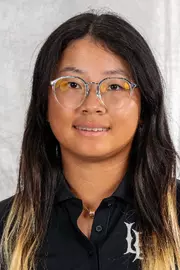 Ashley Hu Headshot