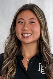 Erin Lee Headshot