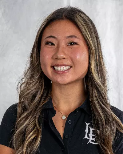 Erin Lee Headshot