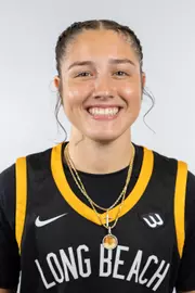 Aryanna Reyes Headshot