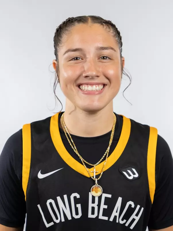 Aryanna Reyes Headshot