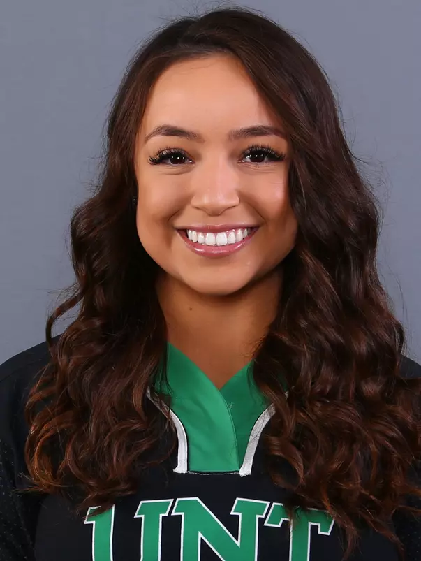 Holguin Headshot '21