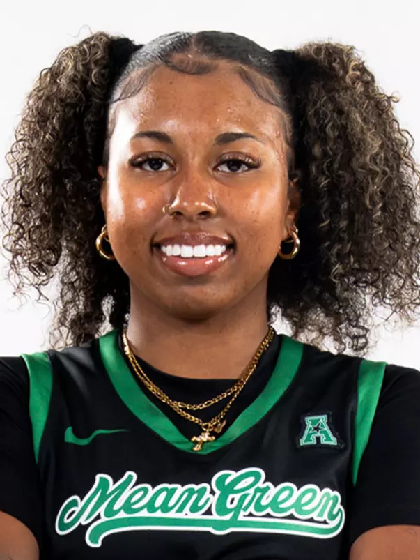 KaMyra Barber Headshot