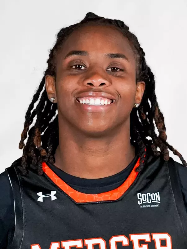 Deja Willliams headshot