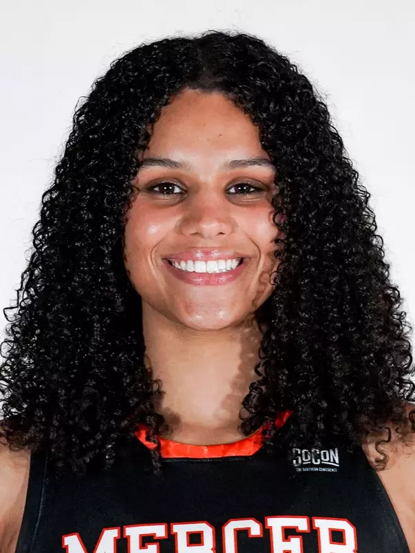 Mackenzie Johnson headshot