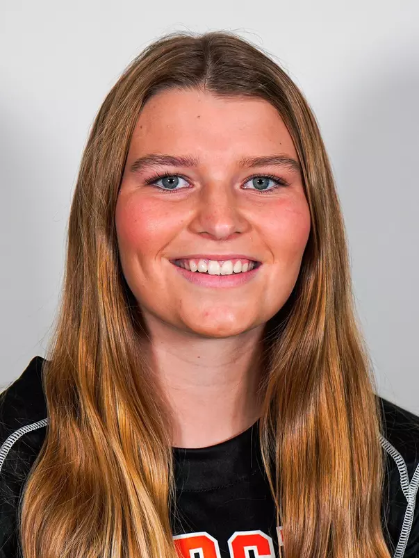 Mackenzie Ward headshot