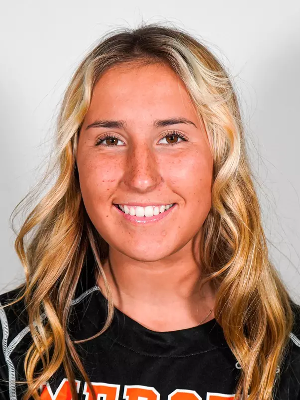 Reaghan Lomascola headshot
