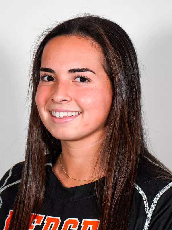 Zoe Alper headshot