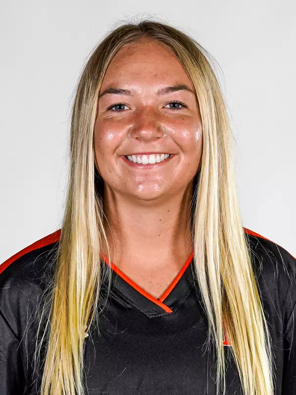 Avery hallam headshot