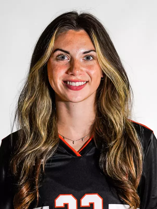 Grace Loehr headshot