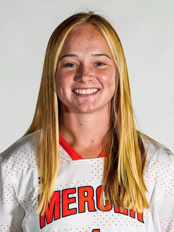 Lindsay Bell headshot