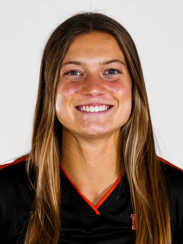Anna Bachman headshot