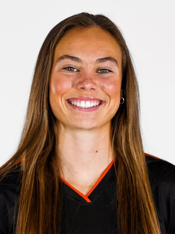 Maya Buhler headshot