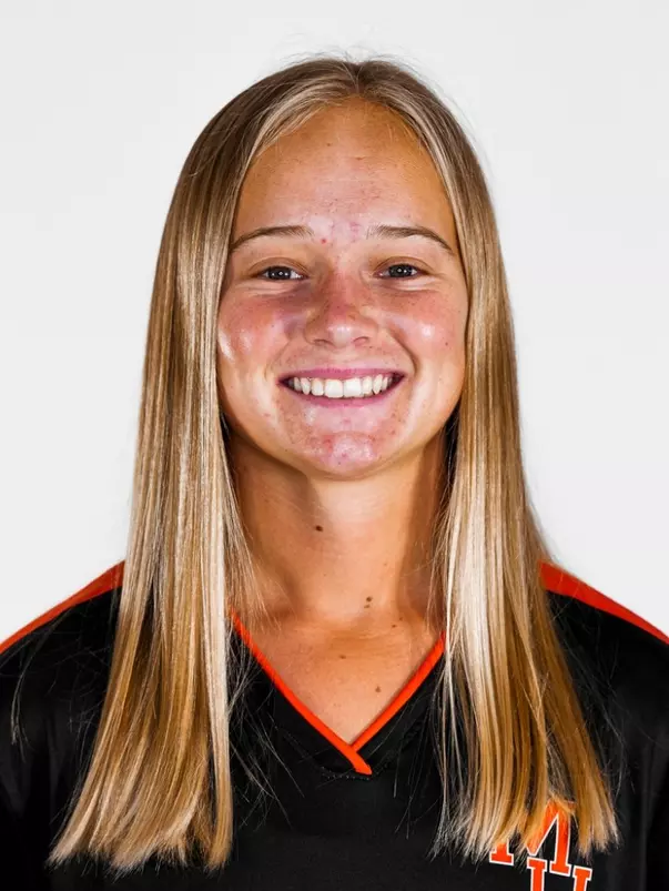 Lindsay Bell headshot
