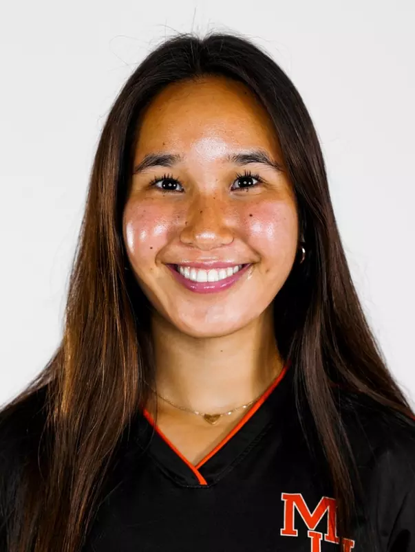 Maddie Hill headshot