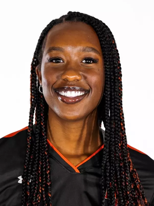 Sydney Farr headshot