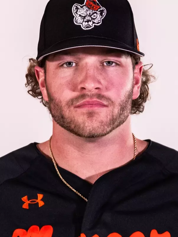 Riley Cruce 2025 headshot