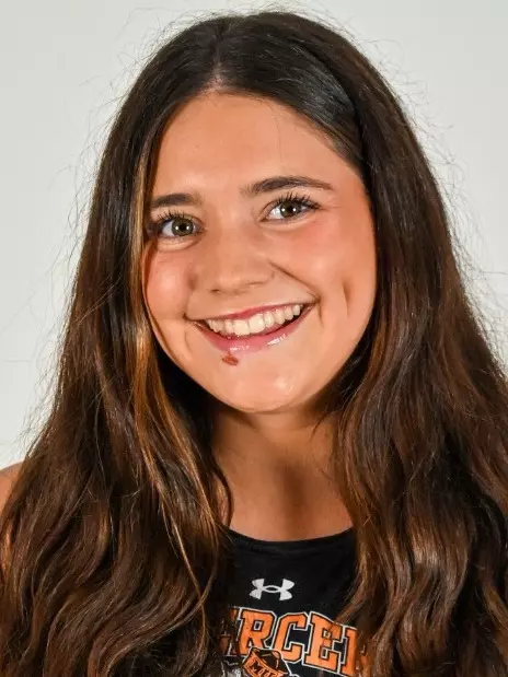 Ines Homberg Fernandez 25-26