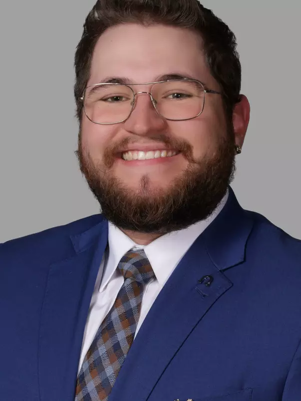 Garrett Kemp headshot