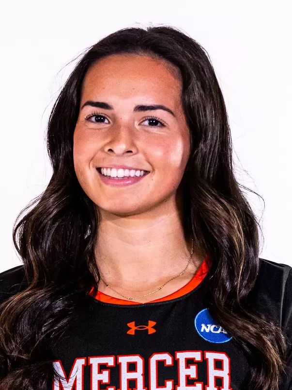 Zoe Alper headshot
