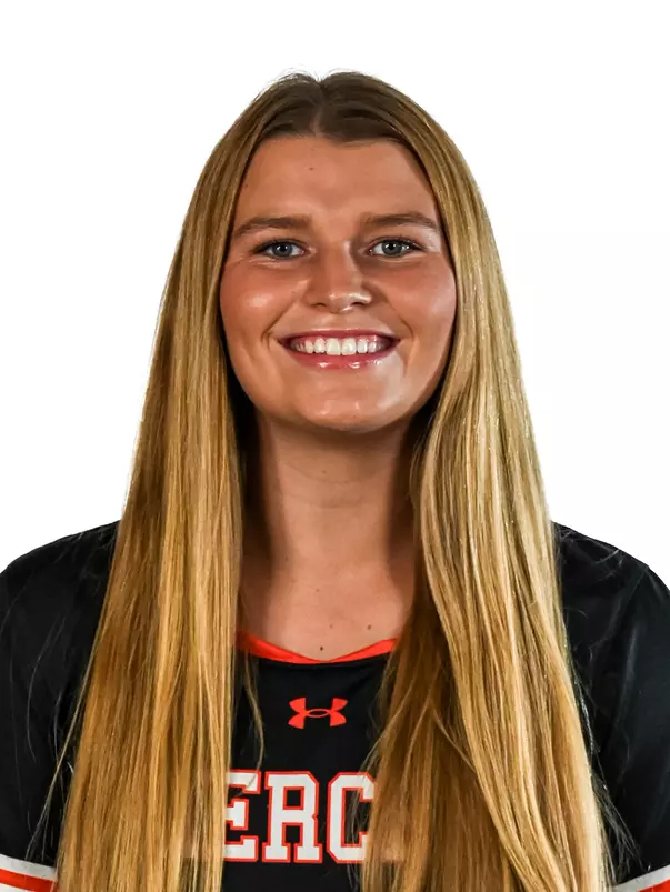 Mackenzie Ward headshot