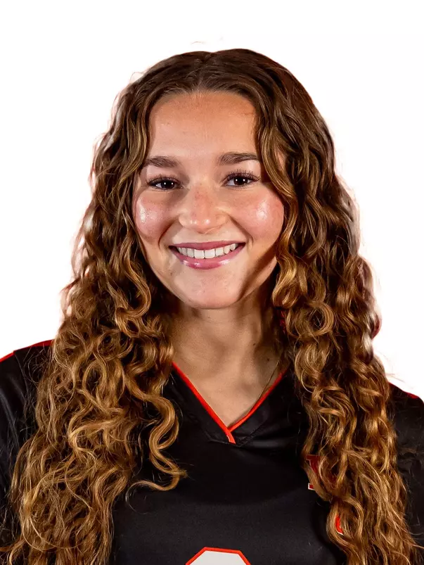 Mia Savarese headshot