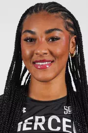 Joselynn Sanjurjo Headshot