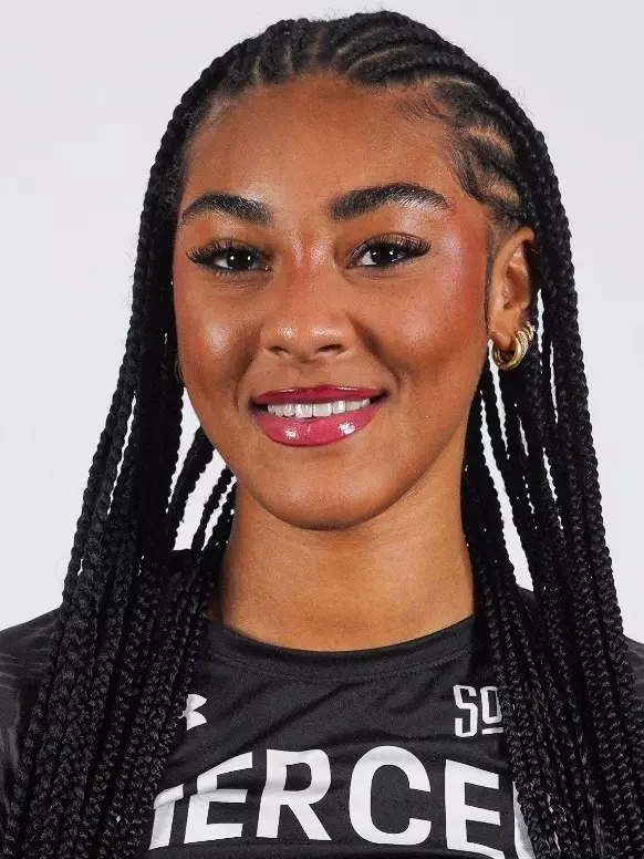 Joselynn Sanjurjo Headshot
