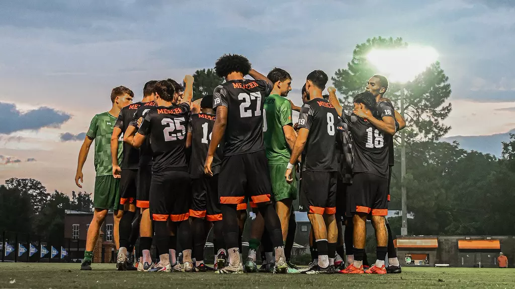 Team Huddle vs UNCW