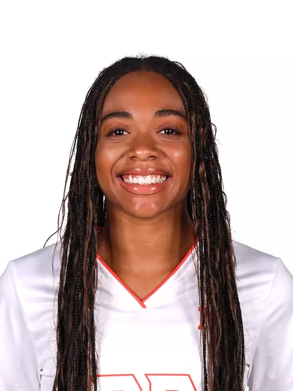 Ariel Bolton headshot