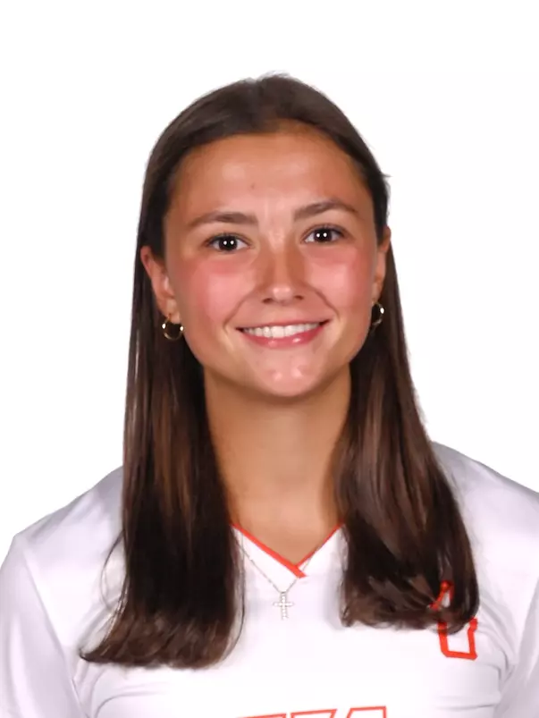 Bella Desantis headshot