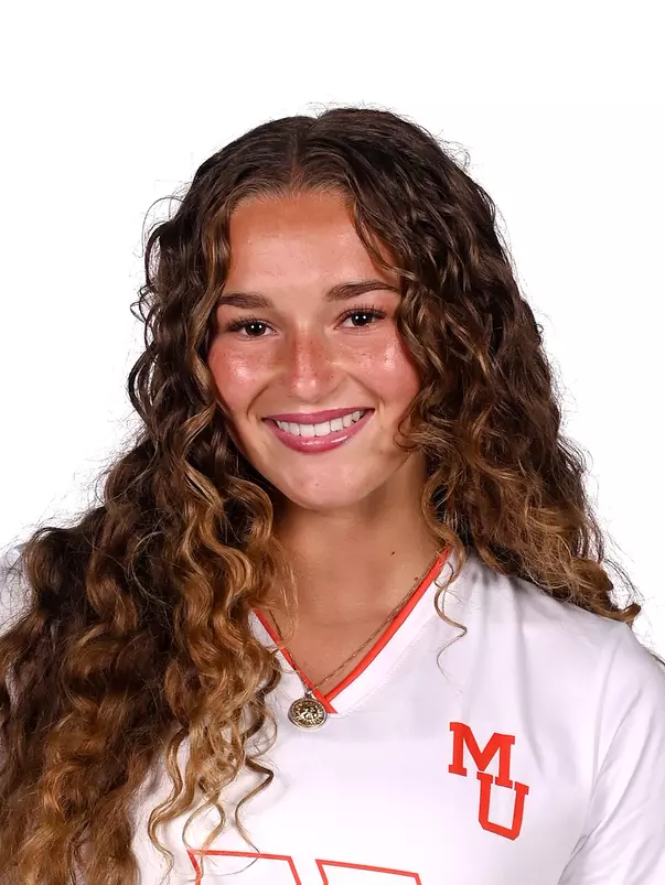 Mia Savarese headshot
