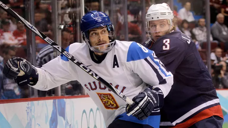 Alumnus Johnson Collects Silver with Team USA at 2010 Olympic Games