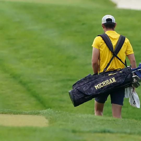 Men's Golf Carrying the Bag