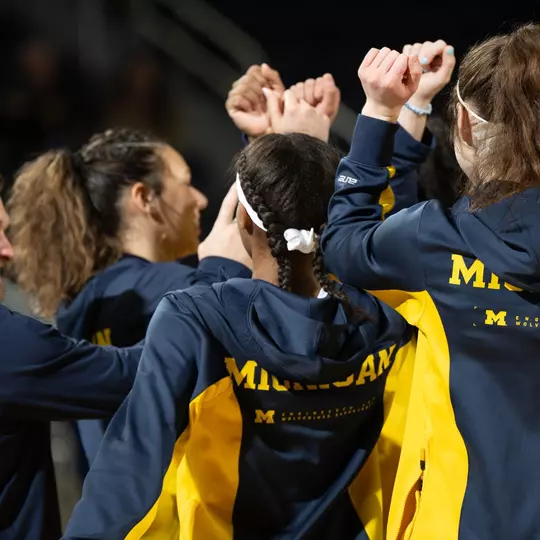 Women's basketball team huddle pregame