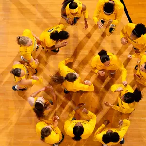 Women's Basketball Overhead Huddle