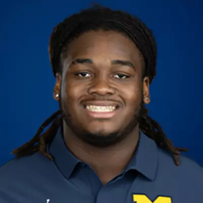 Travis Moten headshot