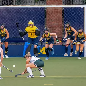 Field Hockey Defends Penalty Corner