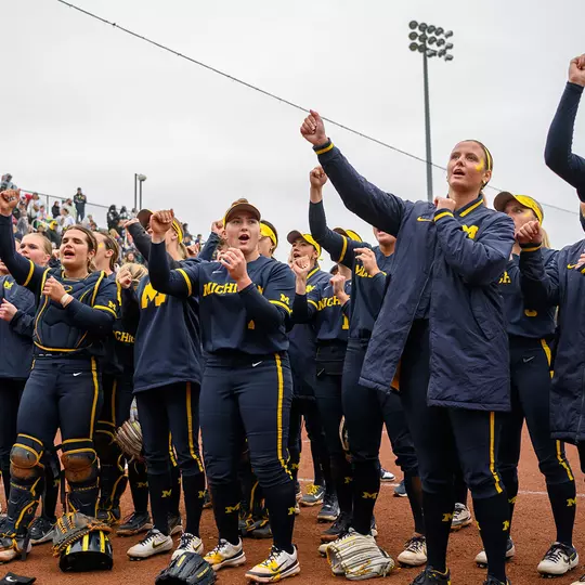 Softball The Victors