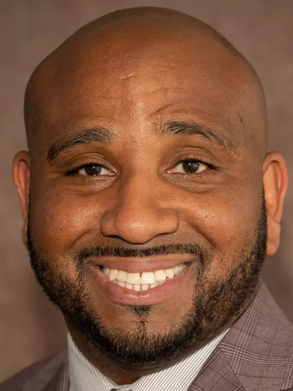 D1319 Mens Basketball Portraits & Groups