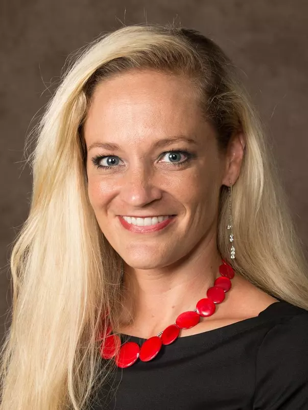 Hollie Bonewit-Cron Headshot