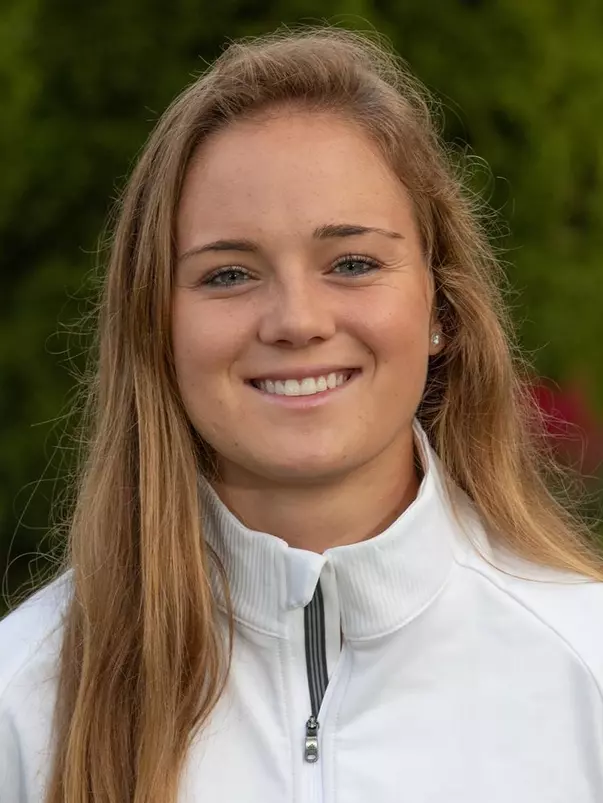 Adriana Barlow Headshot