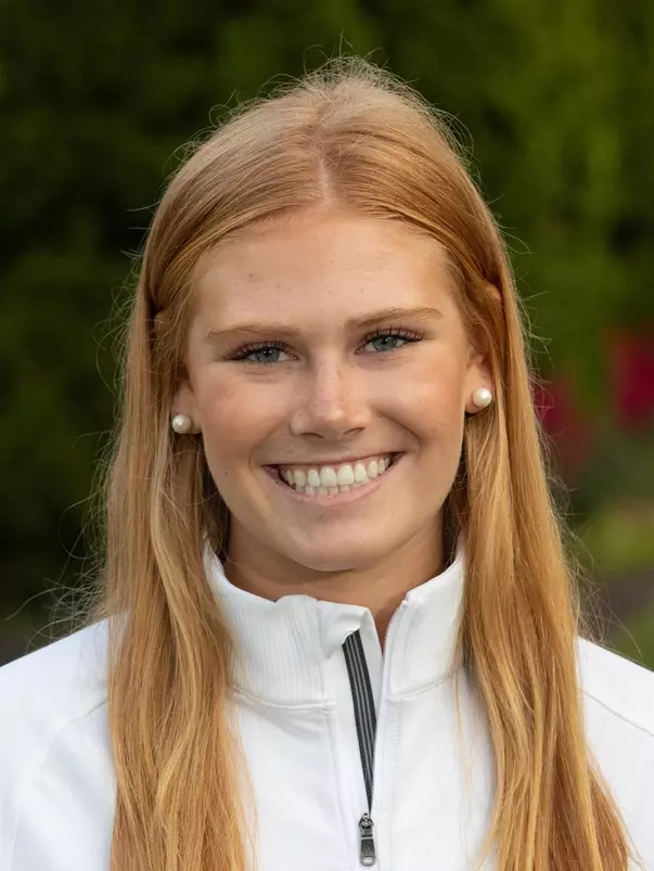 Claire Storms Headshot