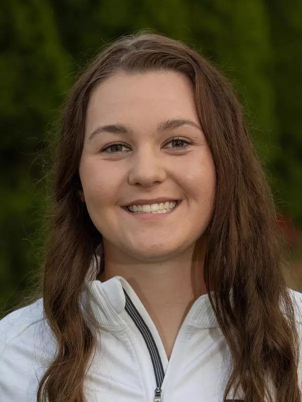 Julia Kennedy Headshot