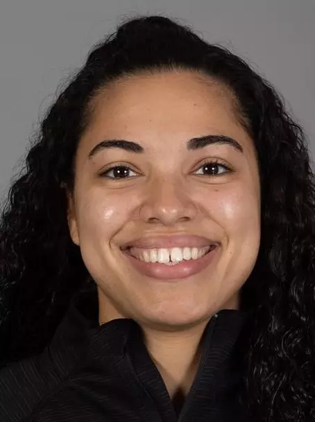 D0821 Womens Basketball Headshots & Social Media