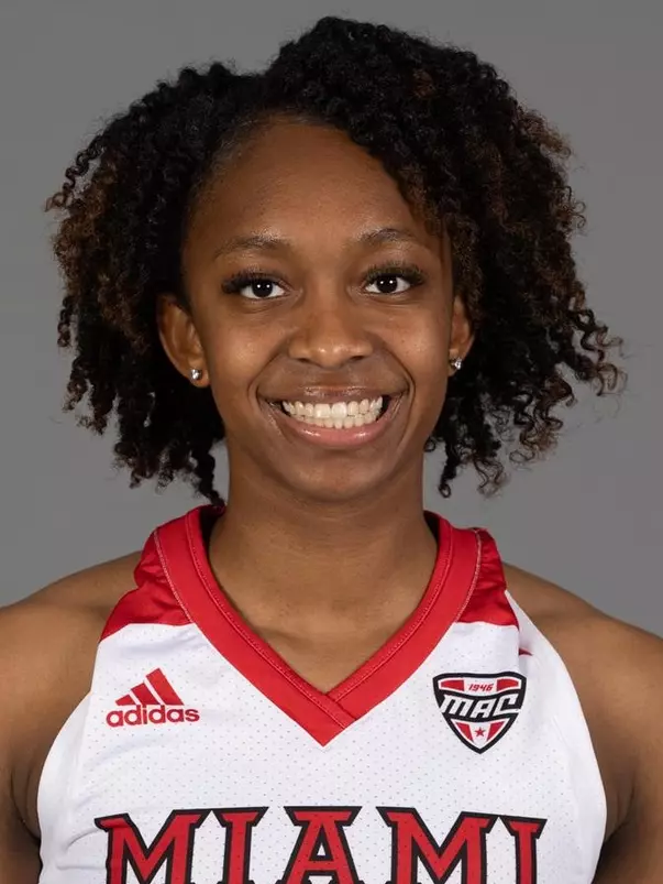 D0821 Womens Basketball Headshots & Social Media