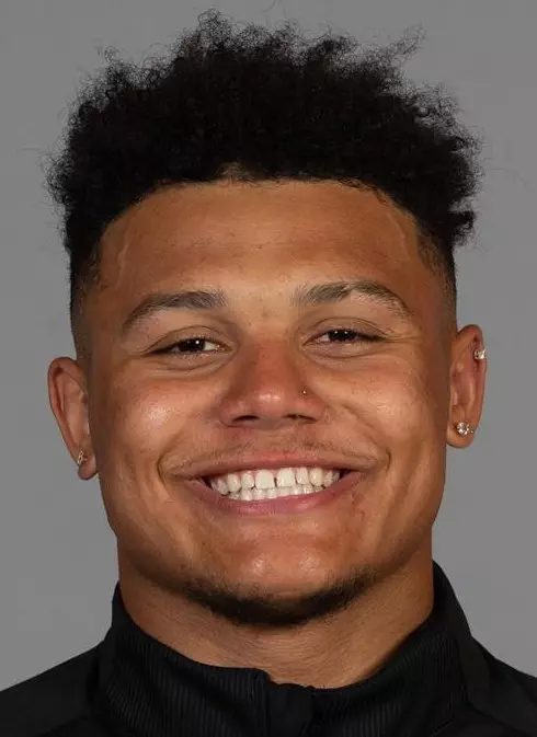 D0721 Football Portraits & Social Media