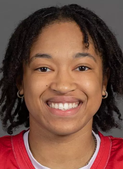 D0623 Womens Basketball Portraits & Social Media